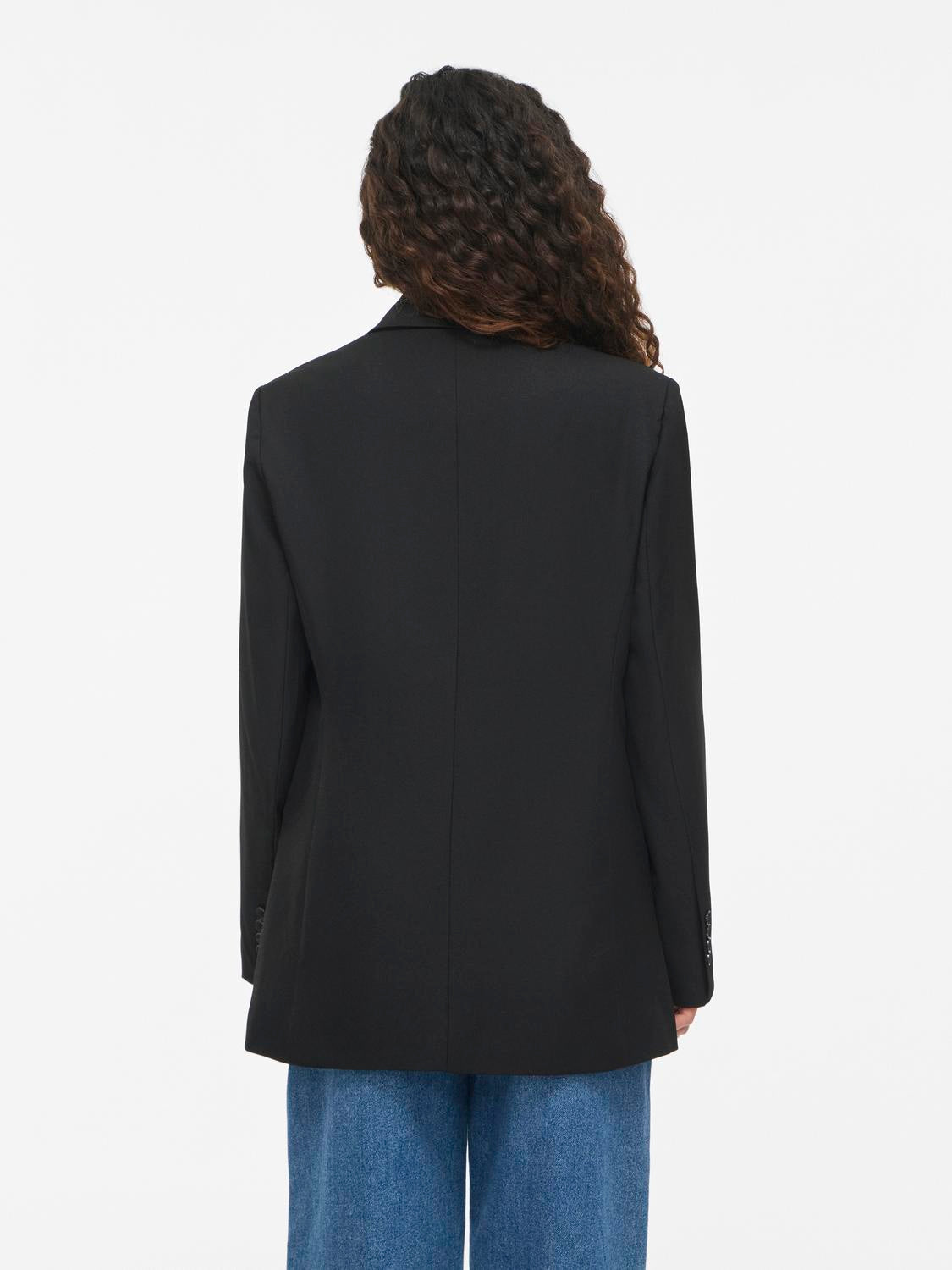 model_shot-back